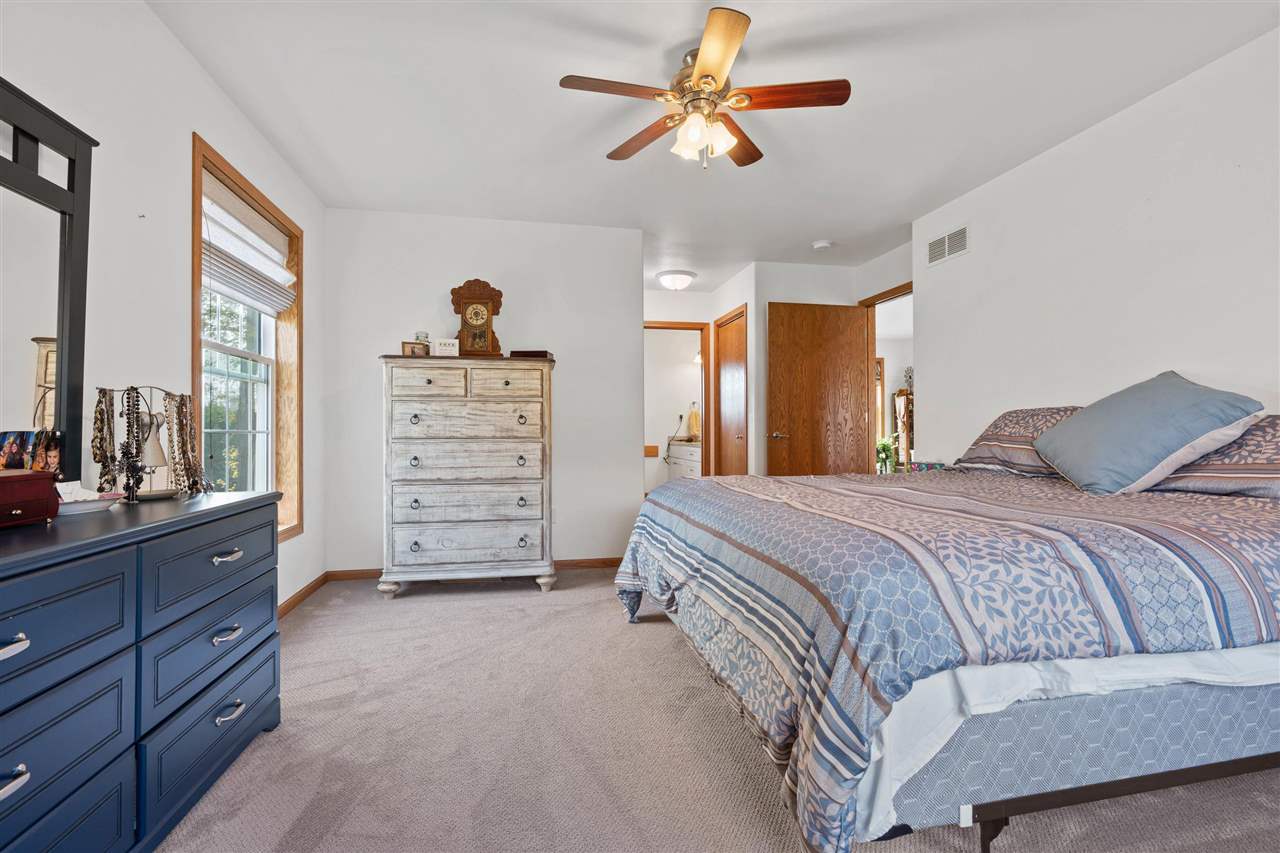 5709 Oak Crest Hill Road Southeast Riverside, IA 52327 - Photo 23 of 70 Gallery Image 23
