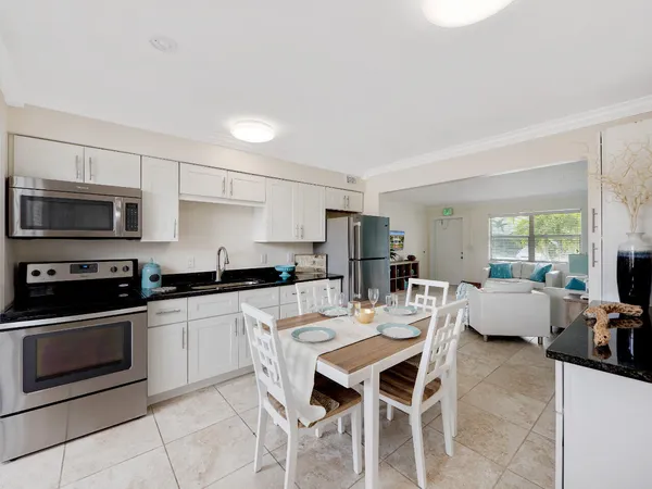 $3,270 | 1236 Beach Road, Unit 2, Riviera Beach, FL 33404