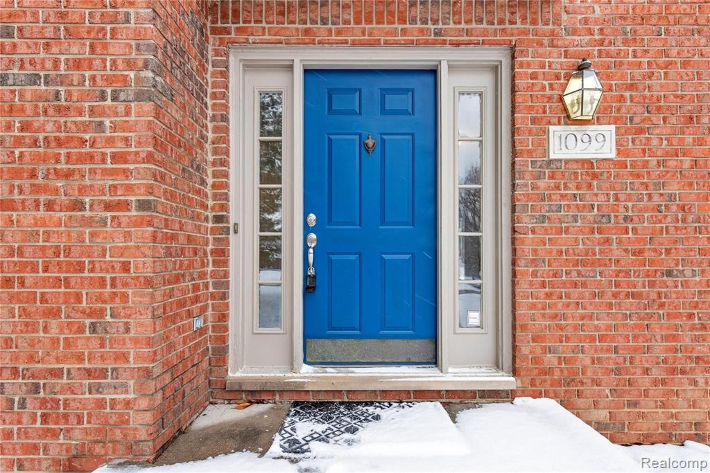 1099 Bloomer Road Rochester Hills, MI 48307 - Photo 6 of 49