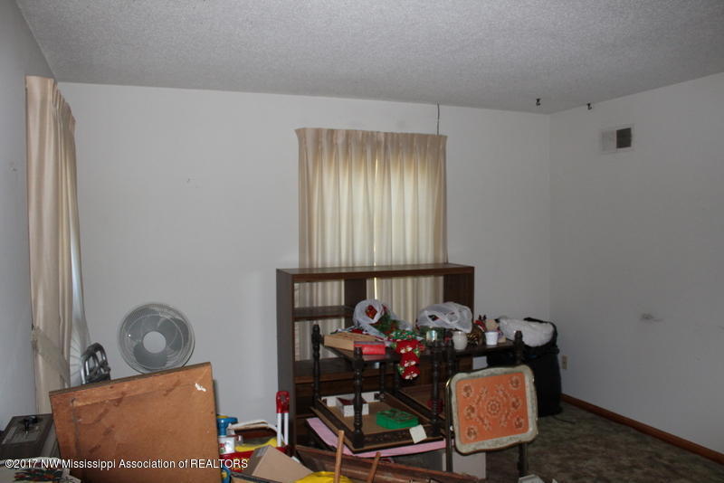 3061 Miller Road Olive Branch, MS 38654 - Photo 5 of 13 IMG_0684