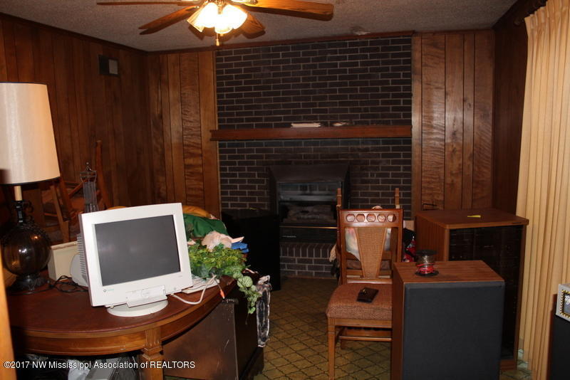 3061 Miller Road Olive Branch, MS 38654 - Photo 8 of 13 IMG_0694