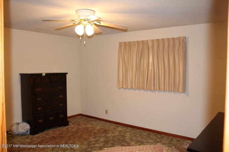 3061 Miller Road Olive Branch, MS 38654 - Photo 9 of 13 IMG_0692