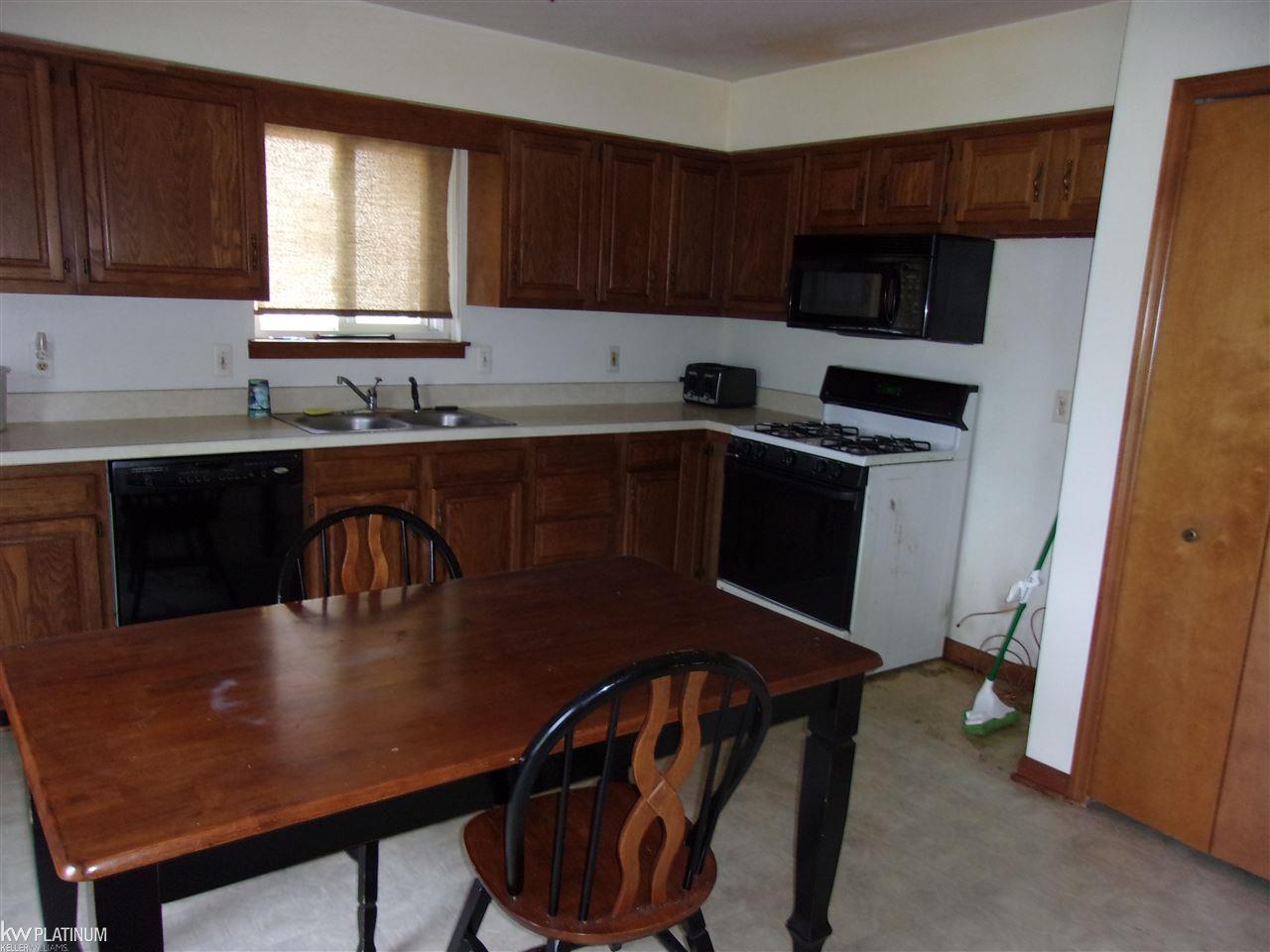 7118 Meldrum Road Fair Haven, MI 48023 - Photo 10 of 22 31293587-9.JPG