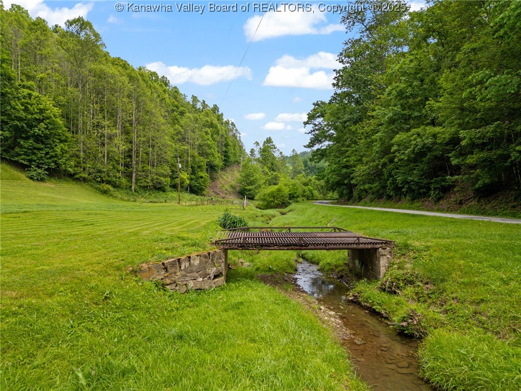 1070 Maple Run Road Looneyville, WV 25259 - Photo 10 of 32 Gallery Image 10