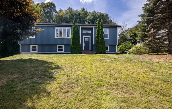 $525,000 | 9 Susan Drive, Dudley, MA 01571