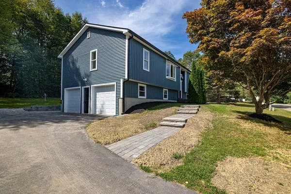 $525,000 | 9 Susan Drive, Dudley, MA 01571
