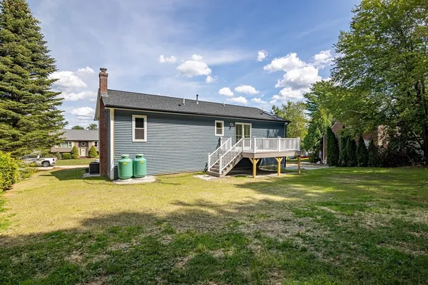 $525,000 | 9 Susan Drive, Dudley, MA 01571