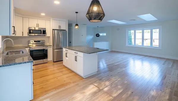 $525,000 | 9 Susan Drive, Dudley, MA 01571