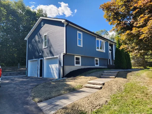 $525,000 | 9 Susan Drive, Dudley, MA 01571