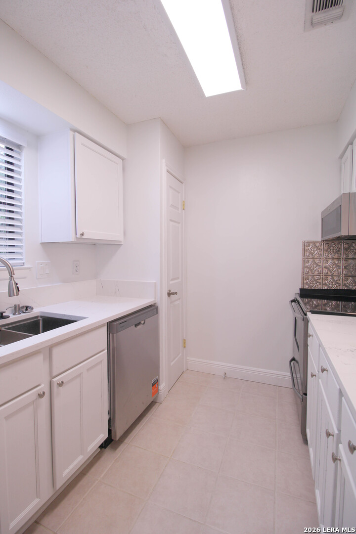 13018 Heimer Road, Unit 210 San Antonio, TX 78232 - Photo 30 of 33