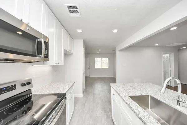 $1,800 | 6934 Neff Street, Houston, TX 77074