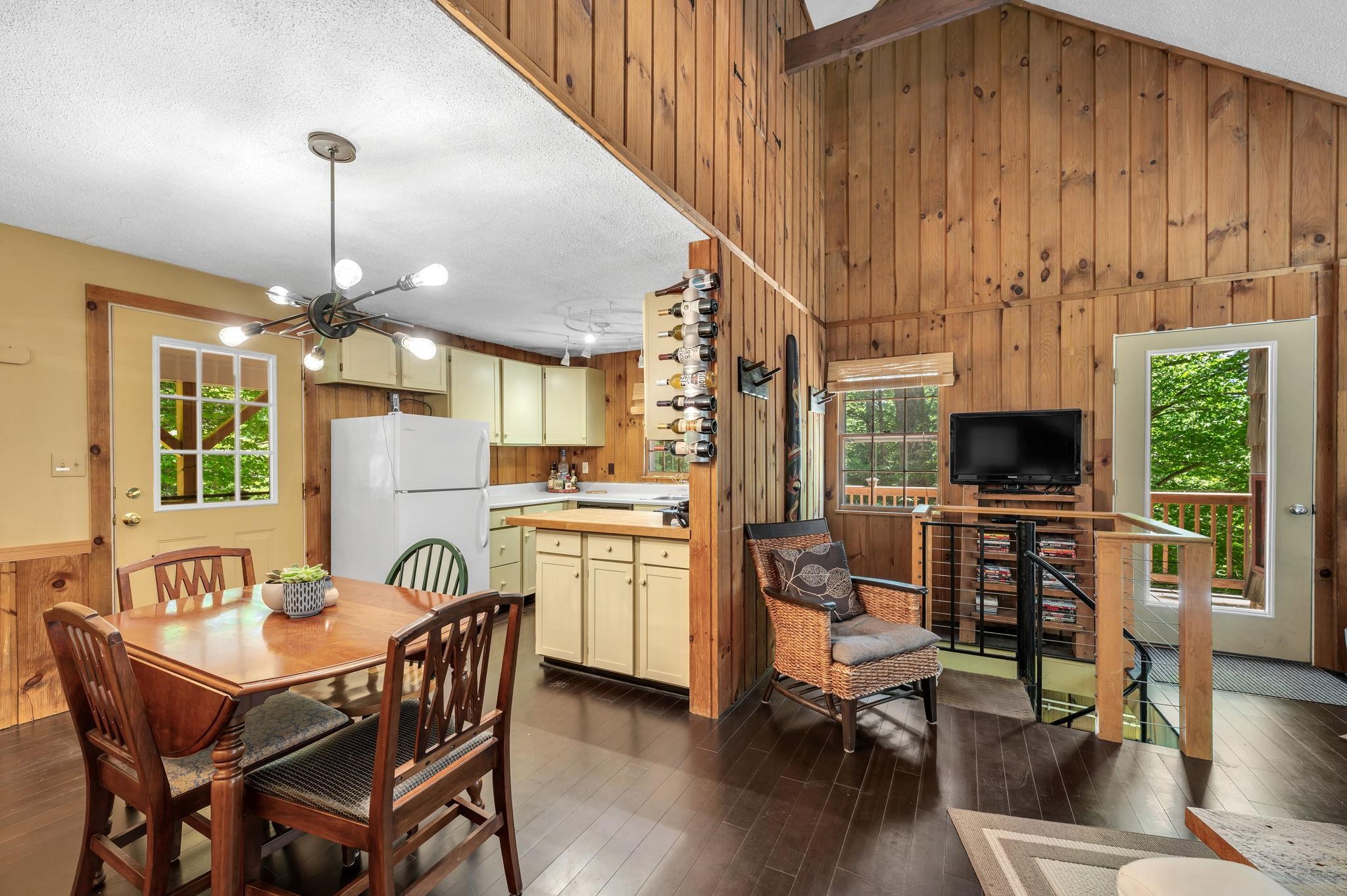 638 Hemlock Hill Road Wardsboro, VT 05355 - Photo 5 of 30