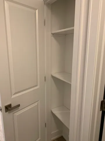 $2,300 | 3706 North Drake Avenue, Unit G, Chicago, IL 60618