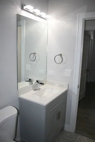 $2,300 | 3706 North Drake Avenue, Unit G, Chicago, IL 60618