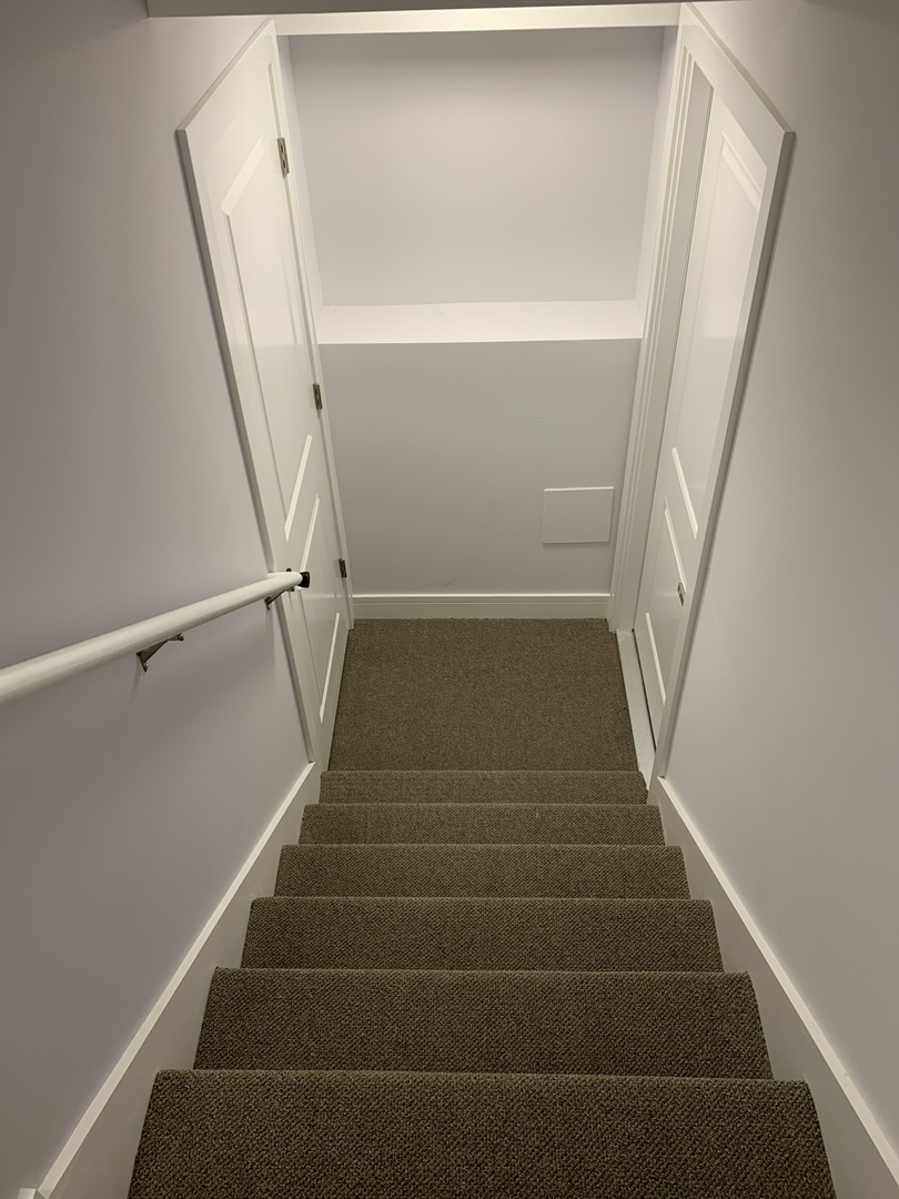 3706 North Drake Avenue, Unit G Chicago, IL 60618 - Photo 18 of 23 a view of entryway