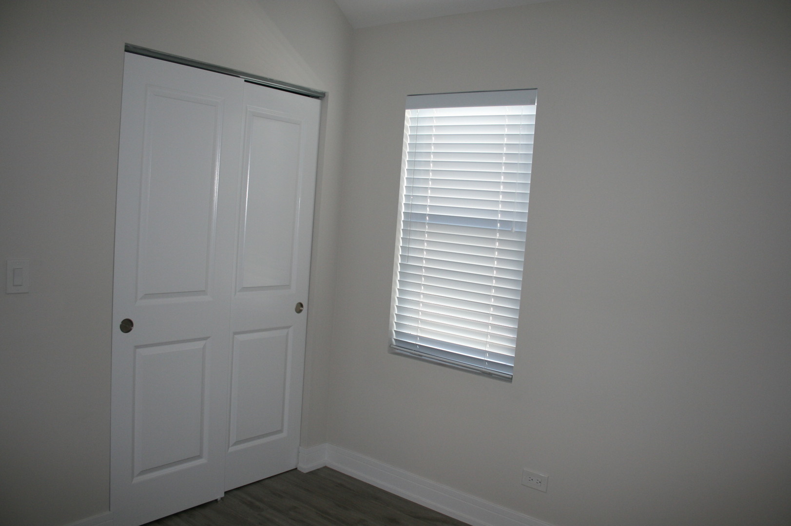 3706 North Drake Avenue, Unit G Chicago, IL 60618 - Photo 9 of 23 a view of a room that has a window in it