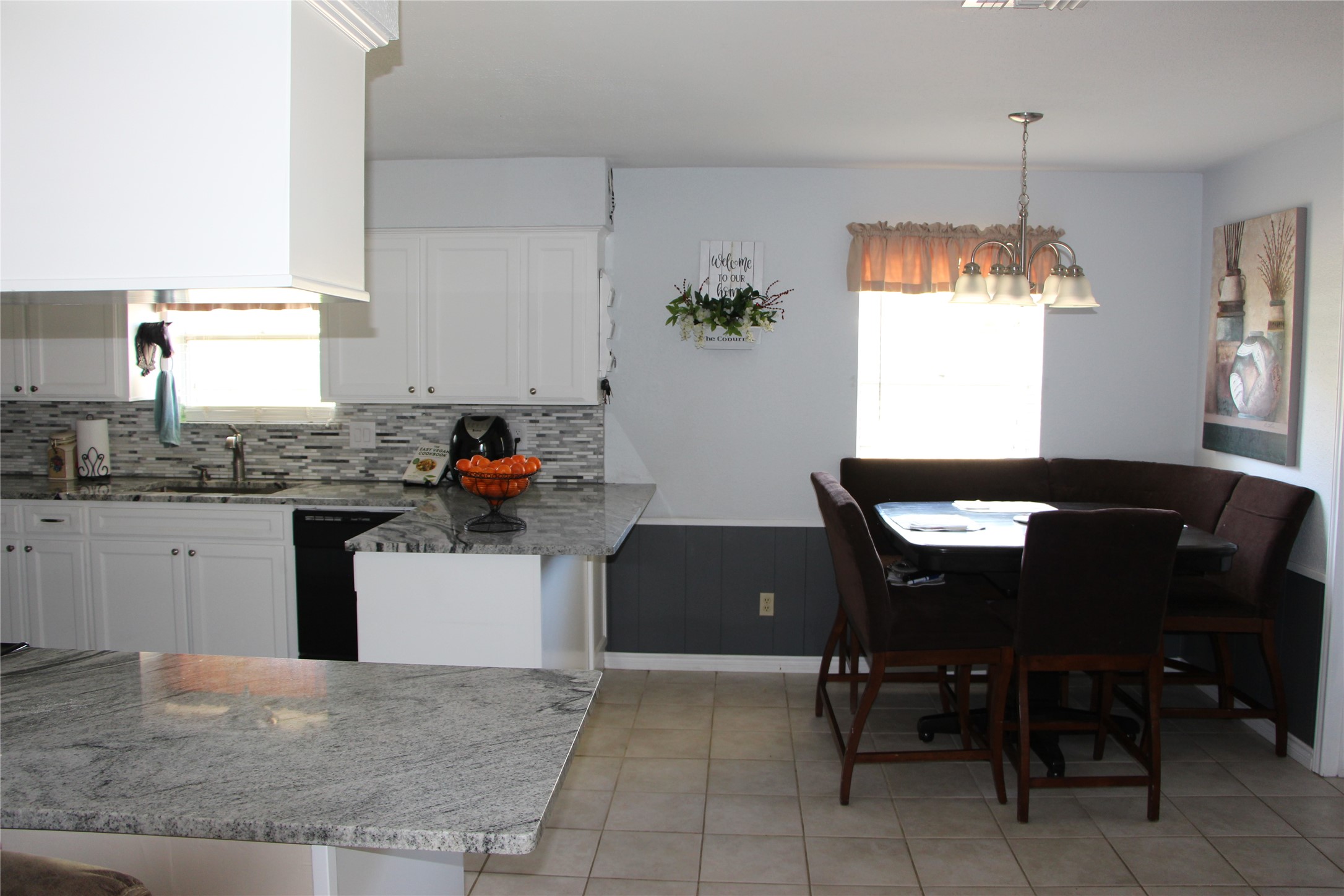 12710 Dannhaus Road Needville, TX 77461 - Photo 15 of 24 Breakfast area