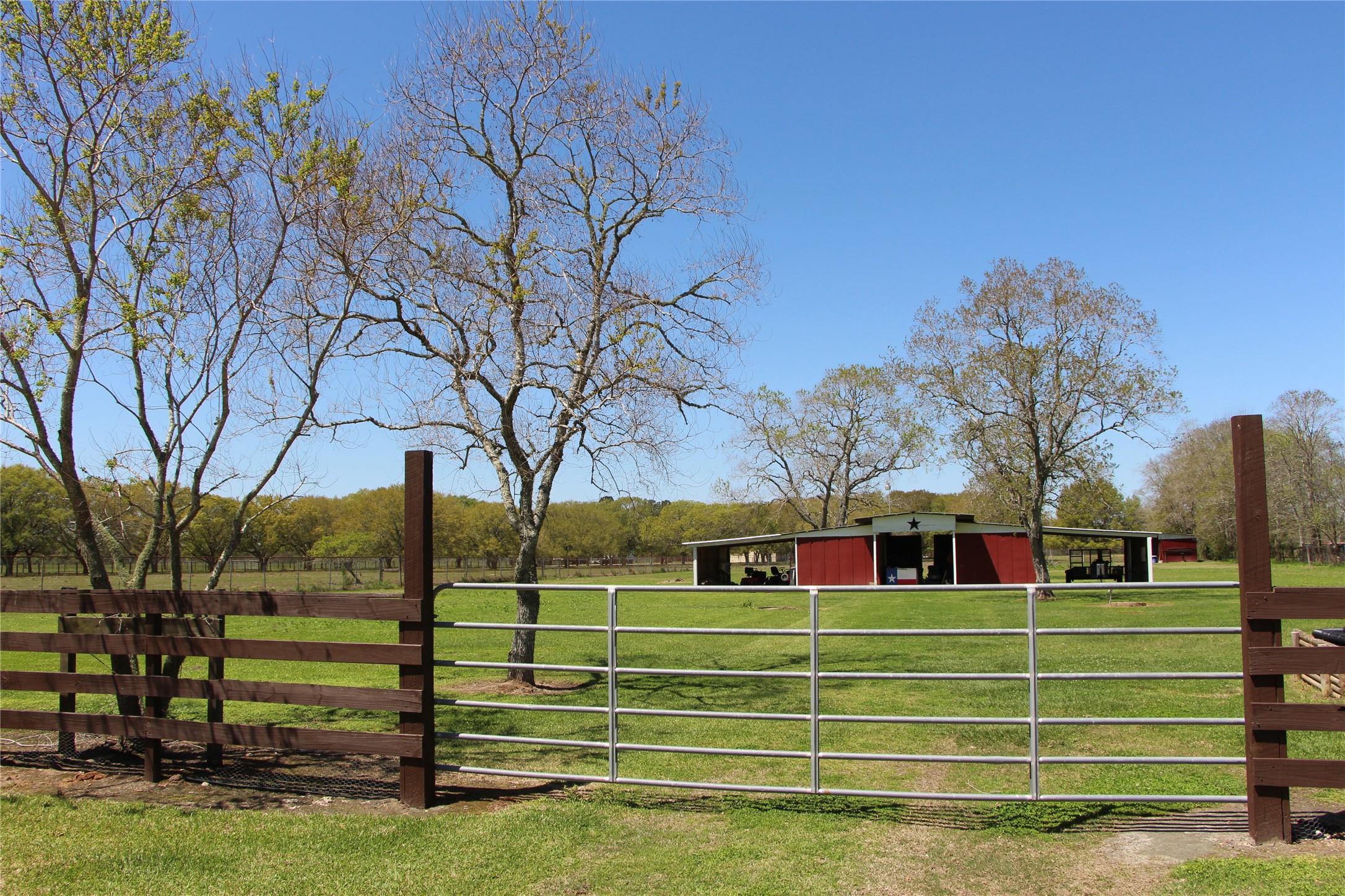 12710 Dannhaus Road Needville, TX 77461 - Photo 4 of 24