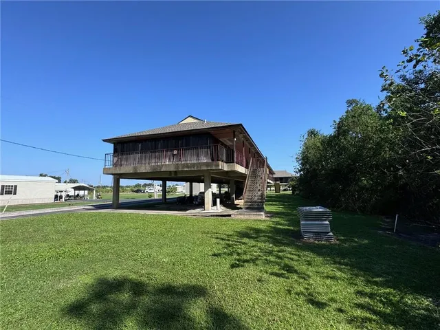$199,000 | 39900 Highway 23, Boothville, LA 70041