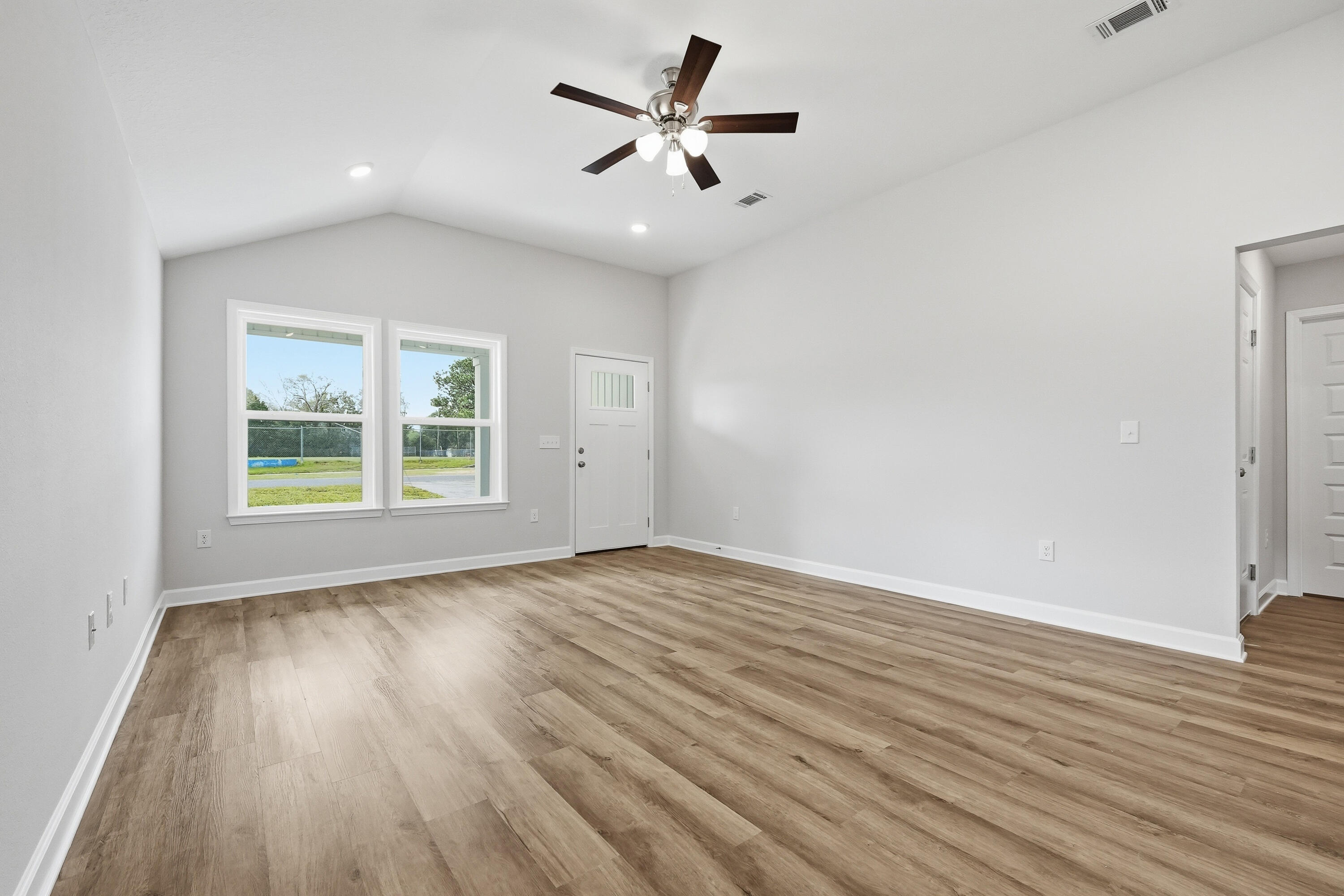 665 Lee Avenue Crestview, FL 32539 - Photo 3 of 17 1