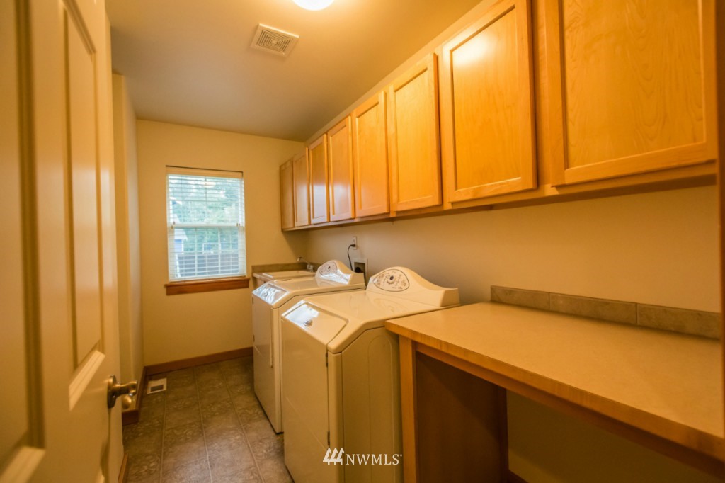 9662 Phillips Road Southeast Port Orchard, WA 98367 - Photo 14 of 25 Gallery Image 14