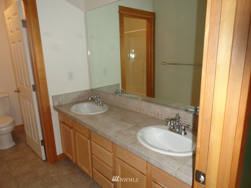 9662 Phillips Road Southeast Port Orchard, WA 98367 - Photo 16 of 25 Gallery Image 16