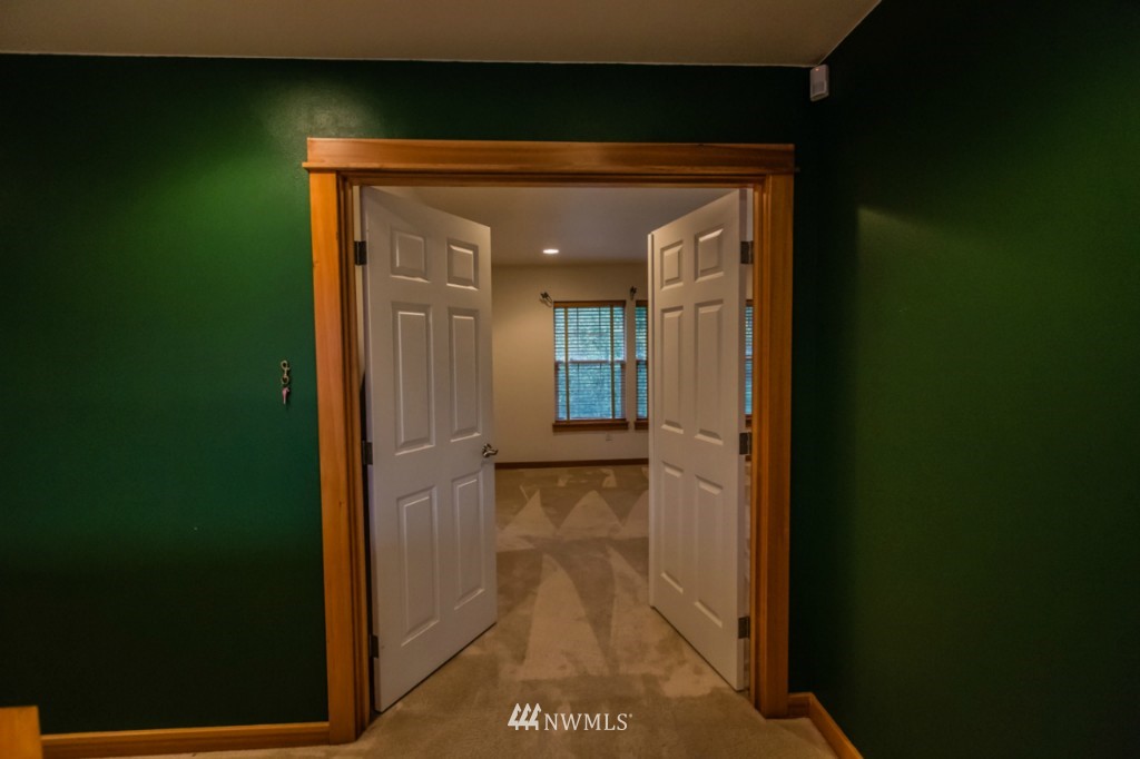 9662 Phillips Road Southeast Port Orchard, WA 98367 - Photo 17 of 25 Gallery Image 17