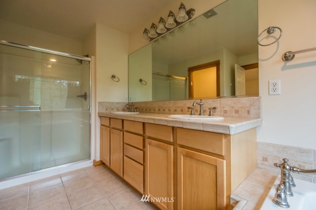9662 Phillips Road Southeast Port Orchard, WA 98367 - Photo 19 of 25 Gallery Image 19