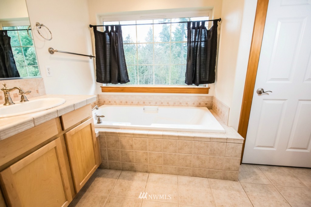 9662 Phillips Road Southeast Port Orchard, WA 98367 - Photo 20 of 25 Gallery Image 20