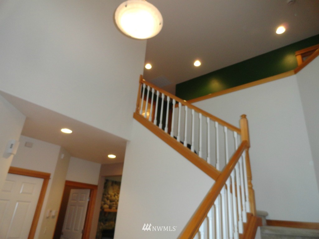 9662 Phillips Road Southeast Port Orchard, WA 98367 - Photo 3 of 25 Gallery Image 3