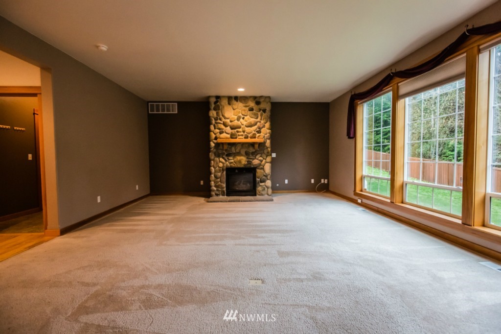 9662 Phillips Road Southeast Port Orchard, WA 98367 - Photo 5 of 25 Gallery Image 5