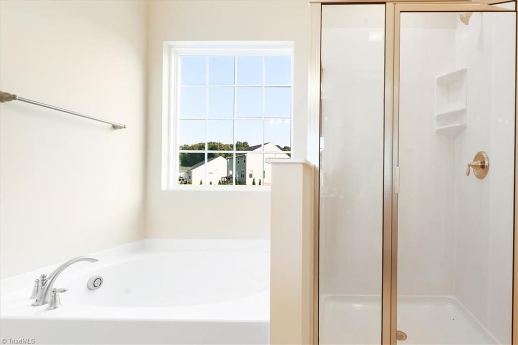 6512 Rogers Farm Road Pleasant Garden, NC 27313 - Photo 10 of 17 Primary Bath