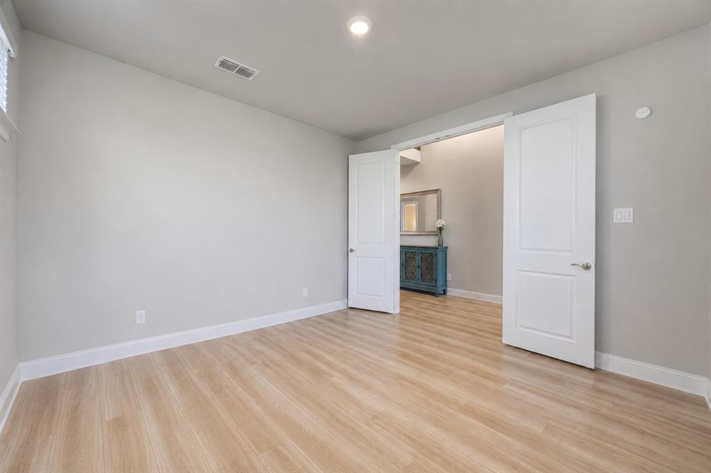7504 Larson Lane Rowlett, TX 75089 - Photo 7 of 38