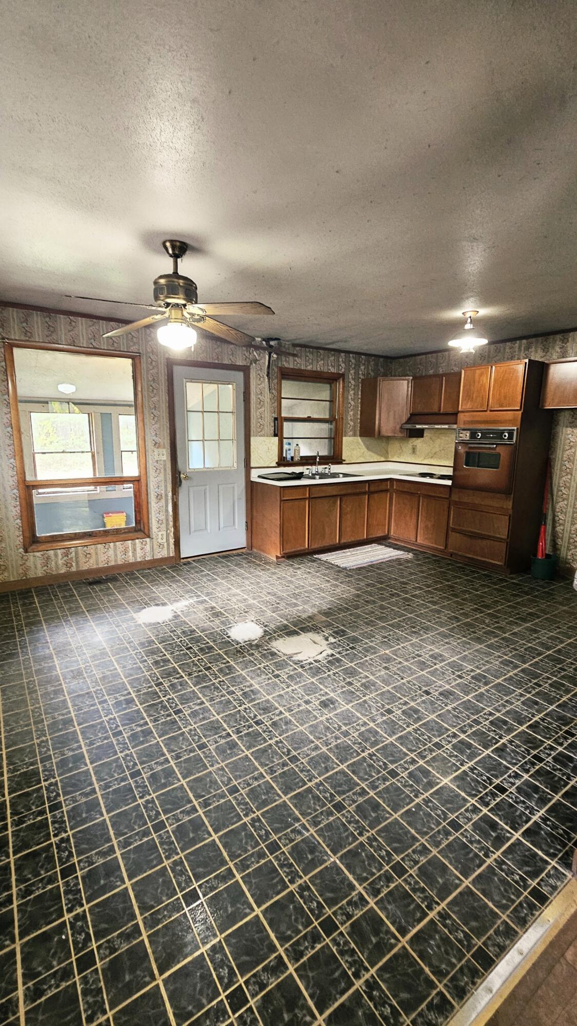 91 Patterson Road Limerick, ME 04048 - Photo 5 of 15 kitchen3