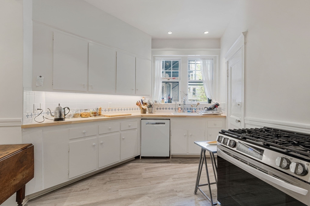 78 Kilsyth Road, Unit 1 Boston, MA 02135 - Photo 5 of 17