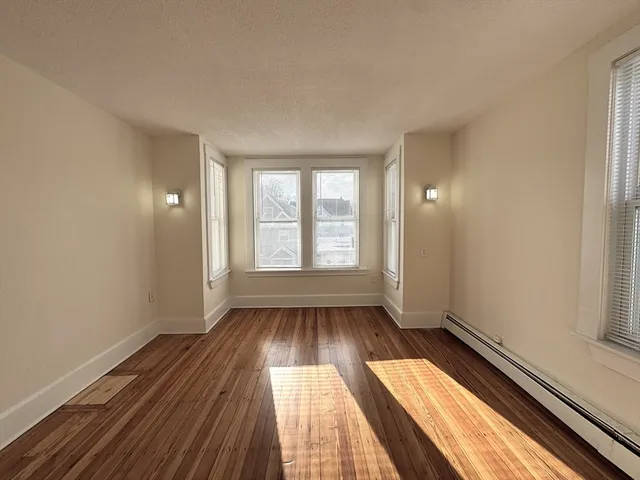 $3,000 | 405 Ferry Street, Unit 3, Everett, MA 02149