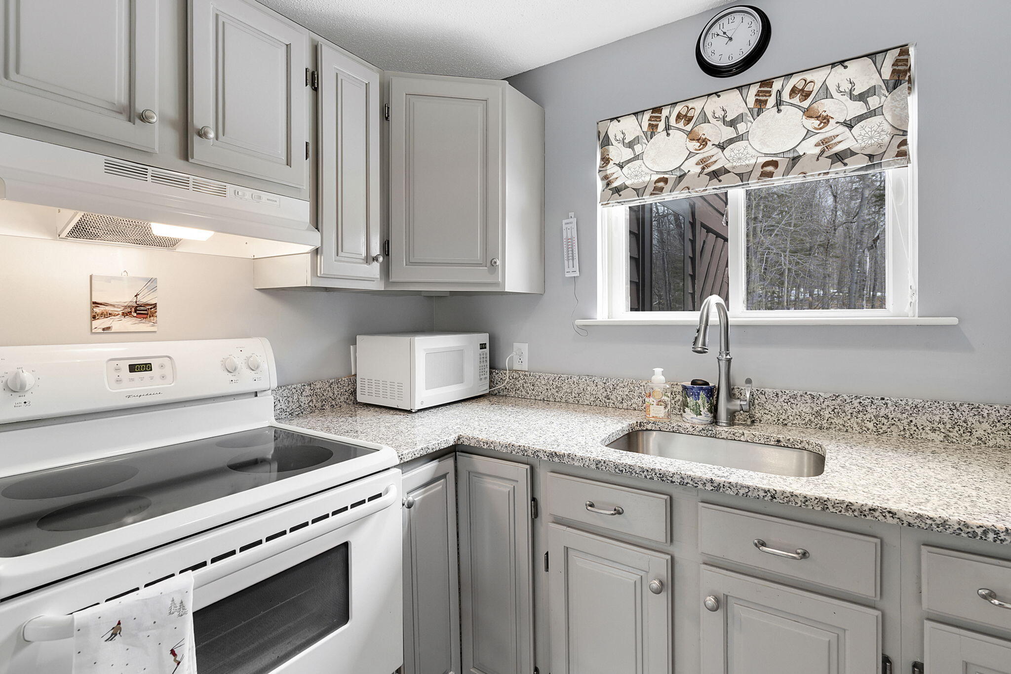 85 Easy Street, Unit G3 Newry, ME 04261 - Photo 12 of 40 11-web-or-mls-85Easy-G3-7