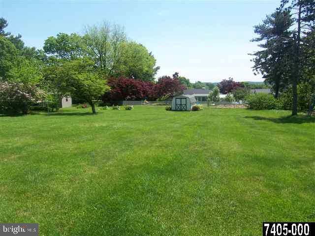 672 Marion Road York, PA 17406 - Photo 3 of 25 Gallery Image 3