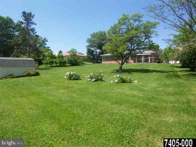 672 Marion Road York, PA 17406 - Photo 5 of 25 Gallery Image 5