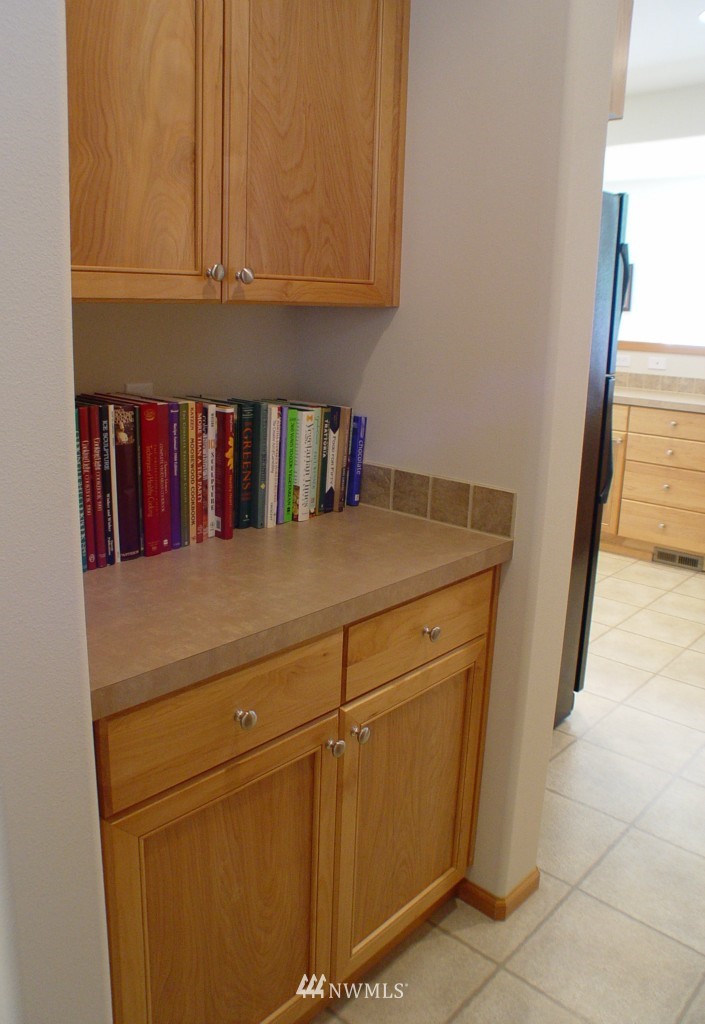 5915 Southeast 2nd Court Renton, WA 98059 - Photo 5 of 20