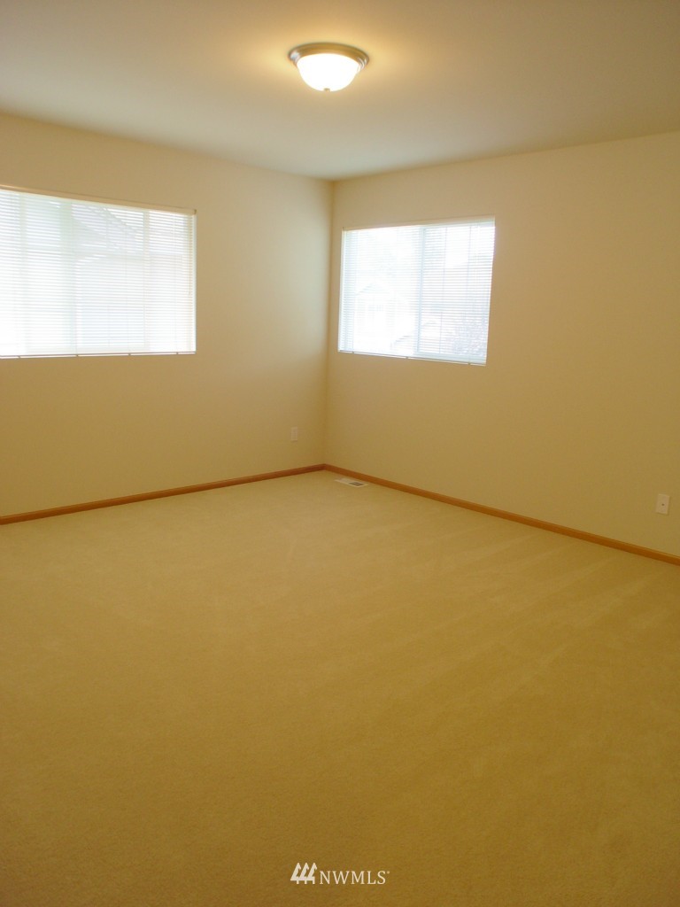 5915 Southeast 2nd Court Renton, WA 98059 - Photo 8 of 20