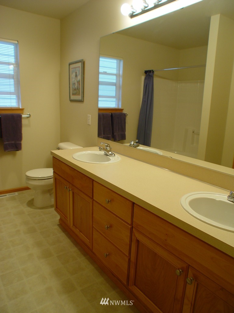 5915 Southeast 2nd Court Renton, WA 98059 - Photo 9 of 20