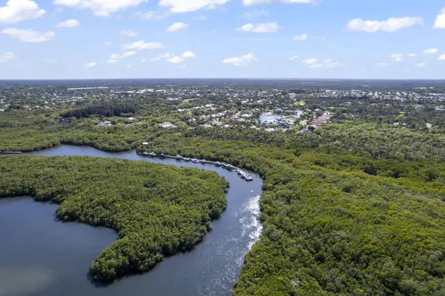 $1,090,000 | 8306 Southeast Sanctuary Drive, Hobe Sound, FL 33455