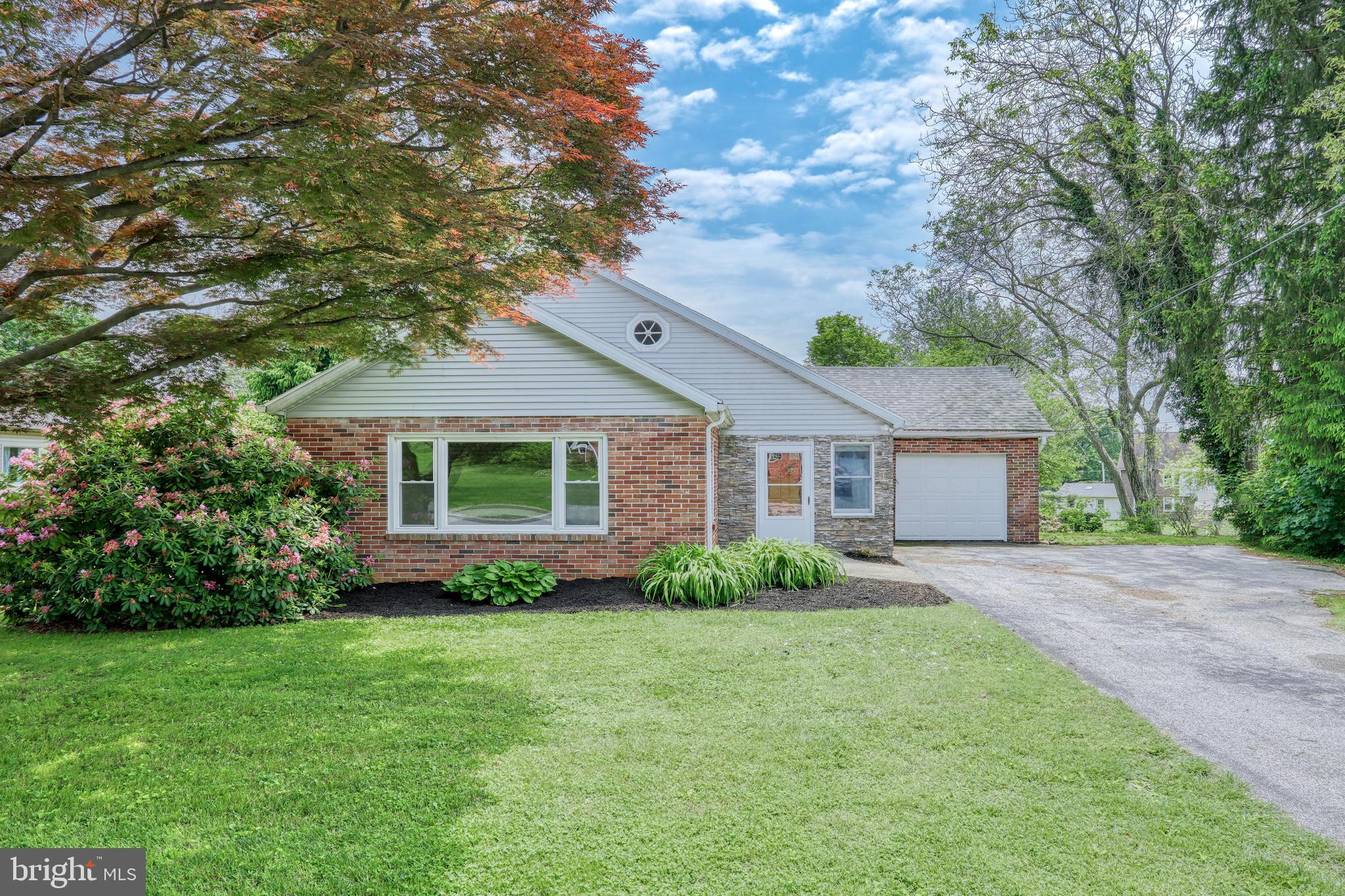 1136 Grandview Road York, PA 17403 - Photo 1 of 40 Gallery Image 1