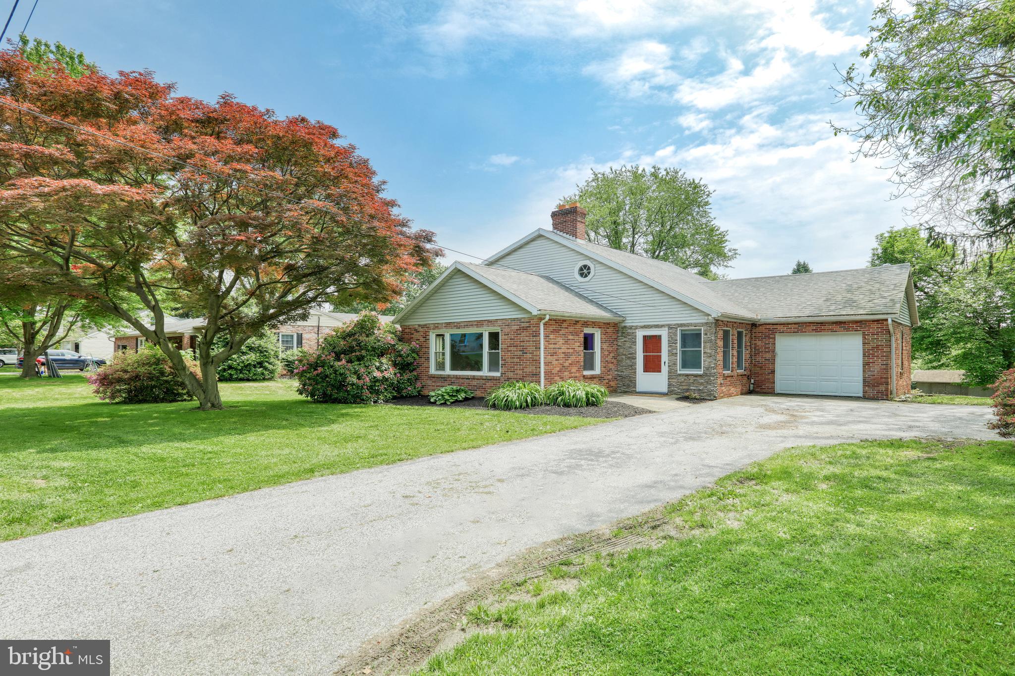 1136 Grandview Road York, PA 17403 - Photo 2 of 40 Gallery Image 2