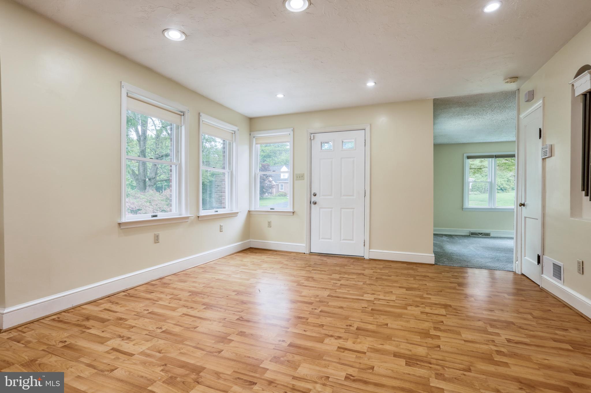 1136 Grandview Road York, PA 17403 - Photo 12 of 40 Gallery Image 12