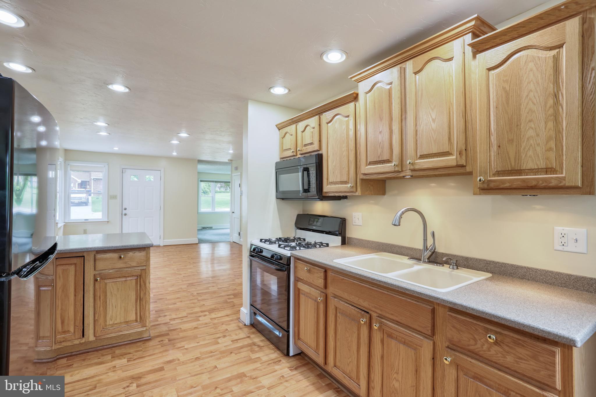 1136 Grandview Road York, PA 17403 - Photo 13 of 40 Gallery Image 13