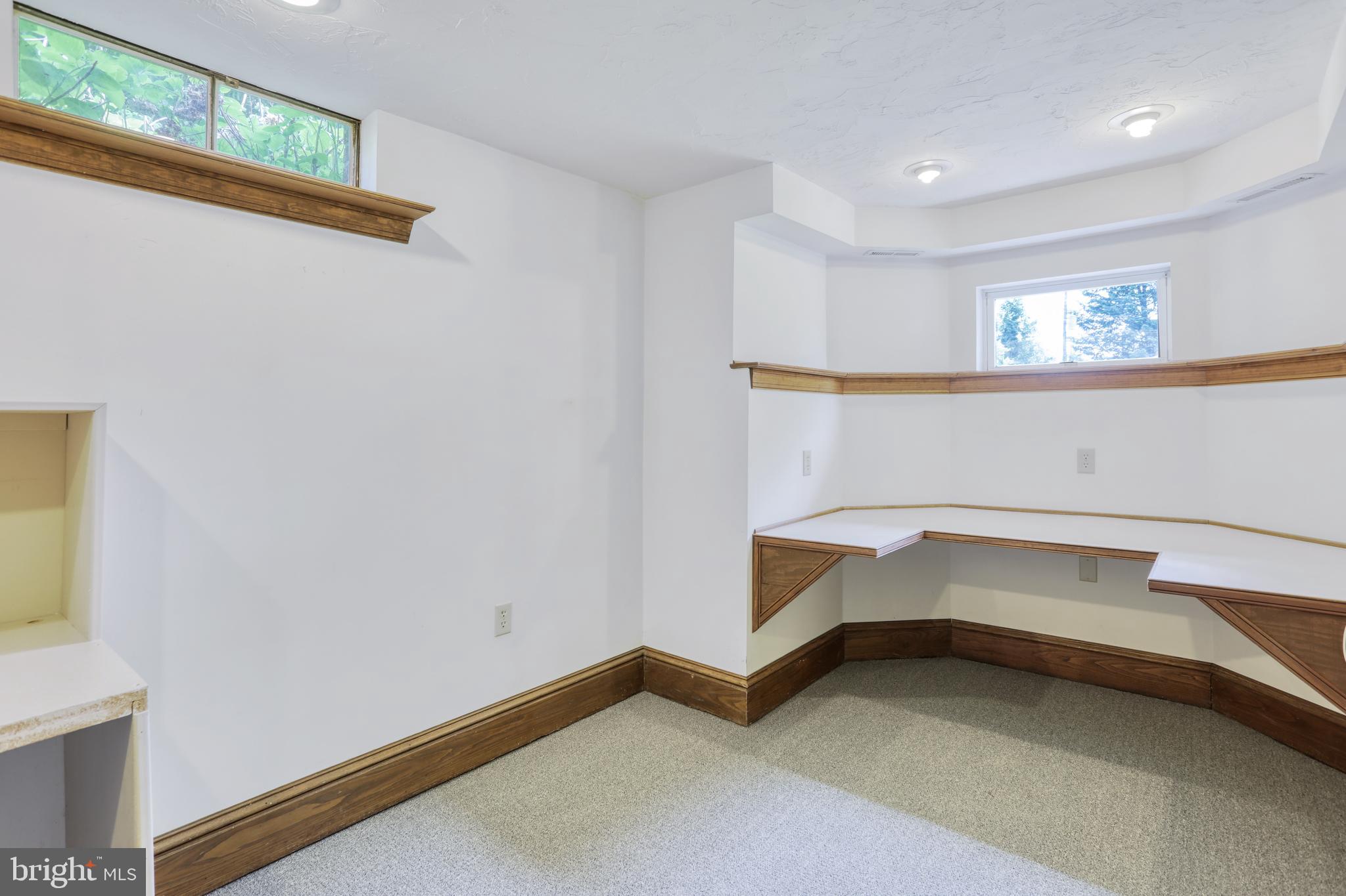 1136 Grandview Road York, PA 17403 - Photo 26 of 40 Gallery Image 26