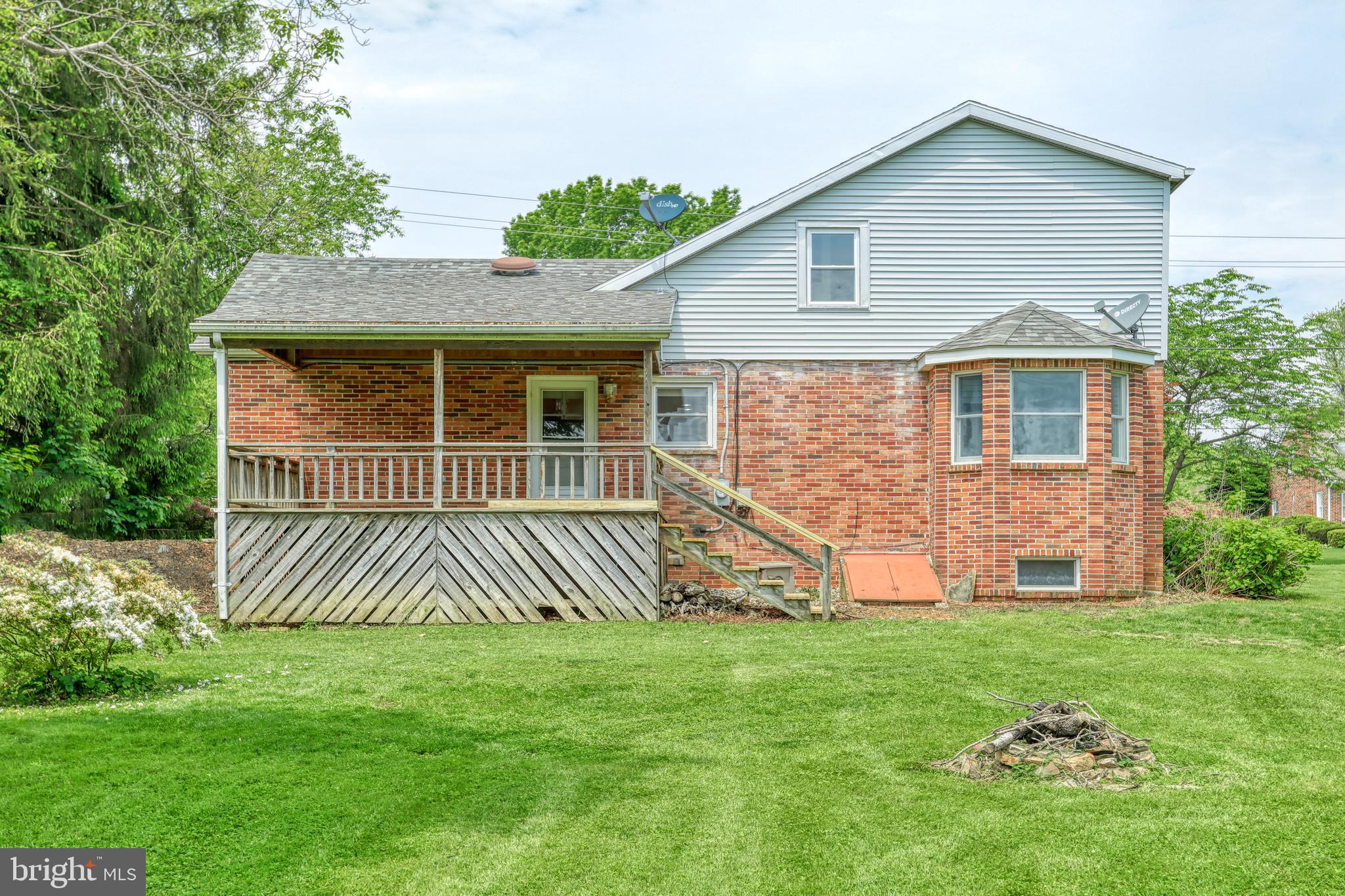 1136 Grandview Road York, PA 17403 - Photo 6 of 40 Gallery Image 6