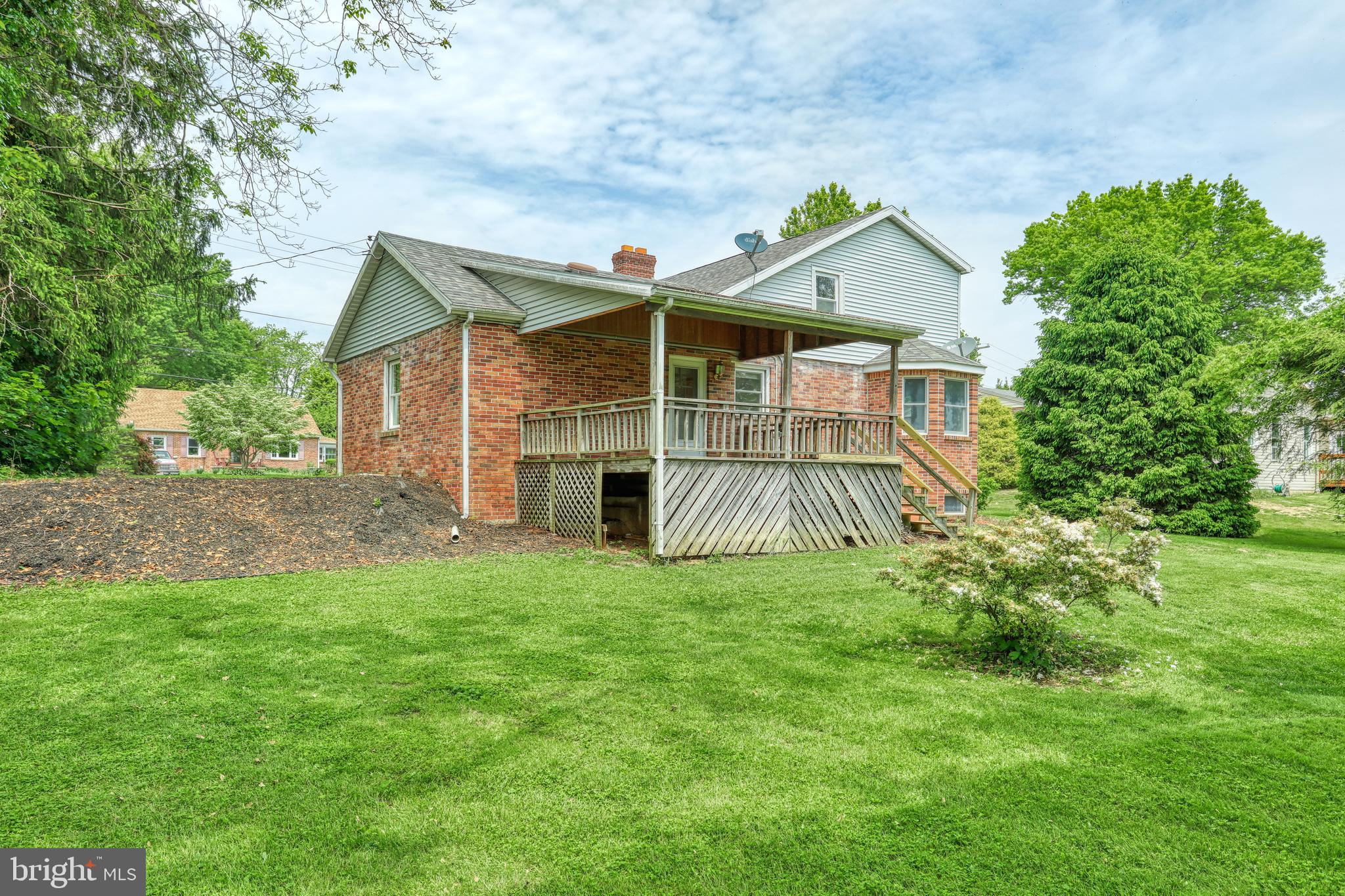 1136 Grandview Road York, PA 17403 - Photo 7 of 40 Gallery Image 7